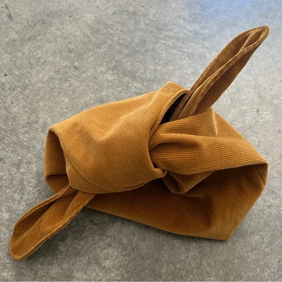 Merit Beauty brown corduroy tie bag new - Picture 4 of 4